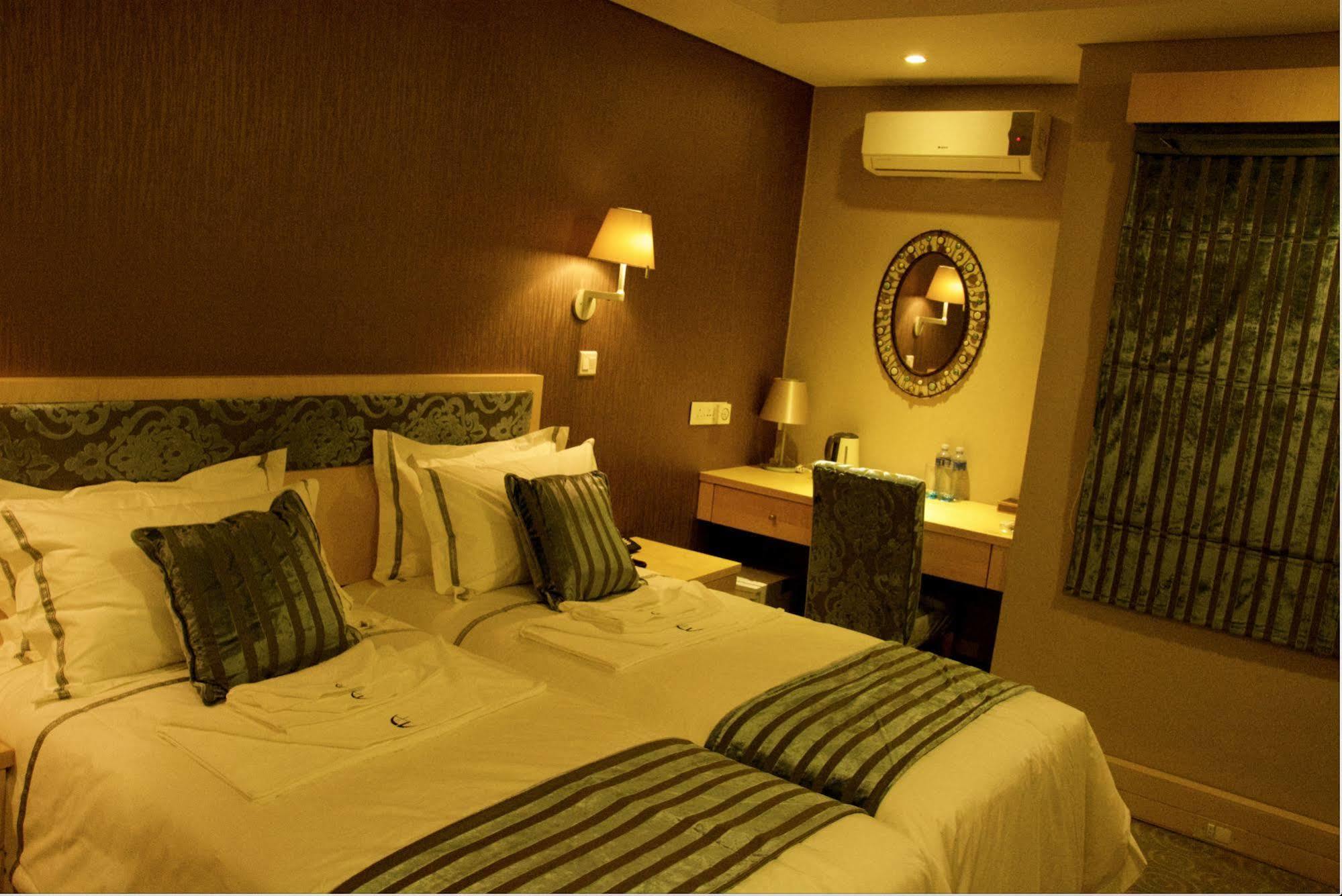 Aquarian Tide Hotel Gaborone Exterior foto